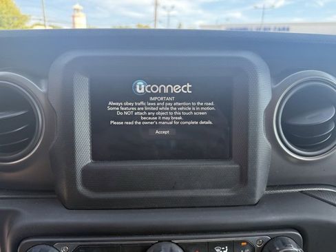 Used 2021 Jeep Wrangler Unlimited Sport image 17