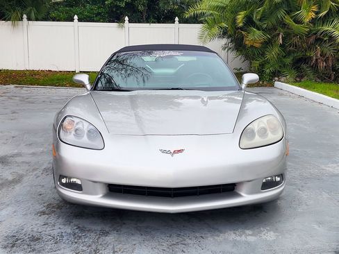 Used 2006 Chevrolet Corvette Convertible w/ Preferred Equipment Group image 11