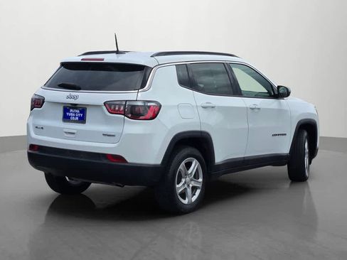 Used 2024 Jeep Compass Latitude w/ Altitude Special Edition AWD/4WD image 6