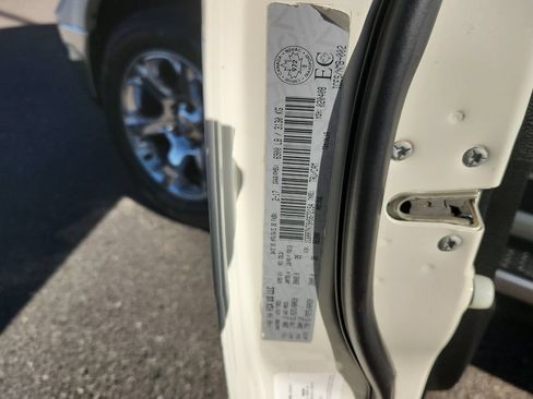 Used 2017 RAM 1500 Laramie w/ Convenience Group AWD/4WD image 19