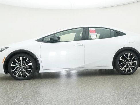 New 2026 Toyota Prius Plug-In Hybrid image 10