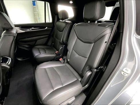 Used 2025 Cadillac XT6 Premium Luxury image 34