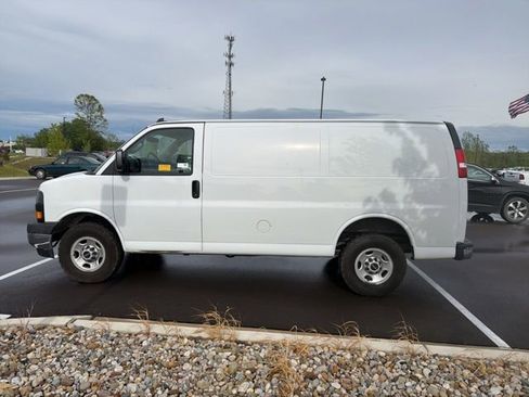 Used 2020 GMC Savana 3500 w/ Driver Convenience Package RWD image 2