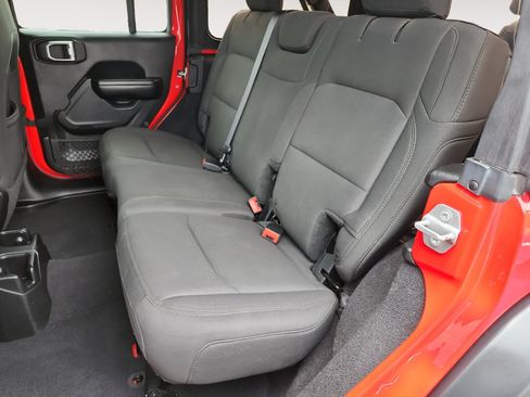 Used 2018 Jeep Wrangler Unlimited Sport S AWD/4WD image 13