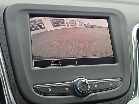 Used 2023 Chevrolet Equinox LT image 29