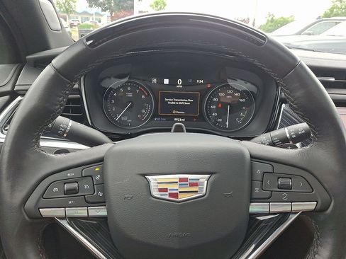 Certified 2025 Cadillac XT6 Premium Luxury w/ Technology Package AWD/4WD image 22