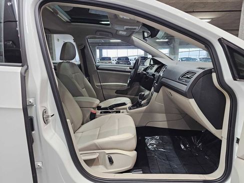 Used 2017 Volkswagen Golf Wolfsburg Edition image 27