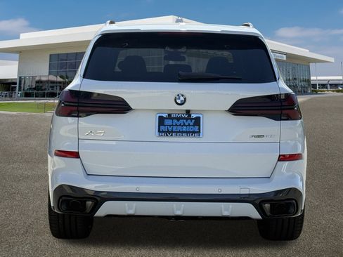 New 2026 BMW X5 sDrive40i image 9