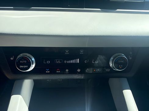 Used 2022 Mitsubishi Outlander SEL AWD/4WD image 12
