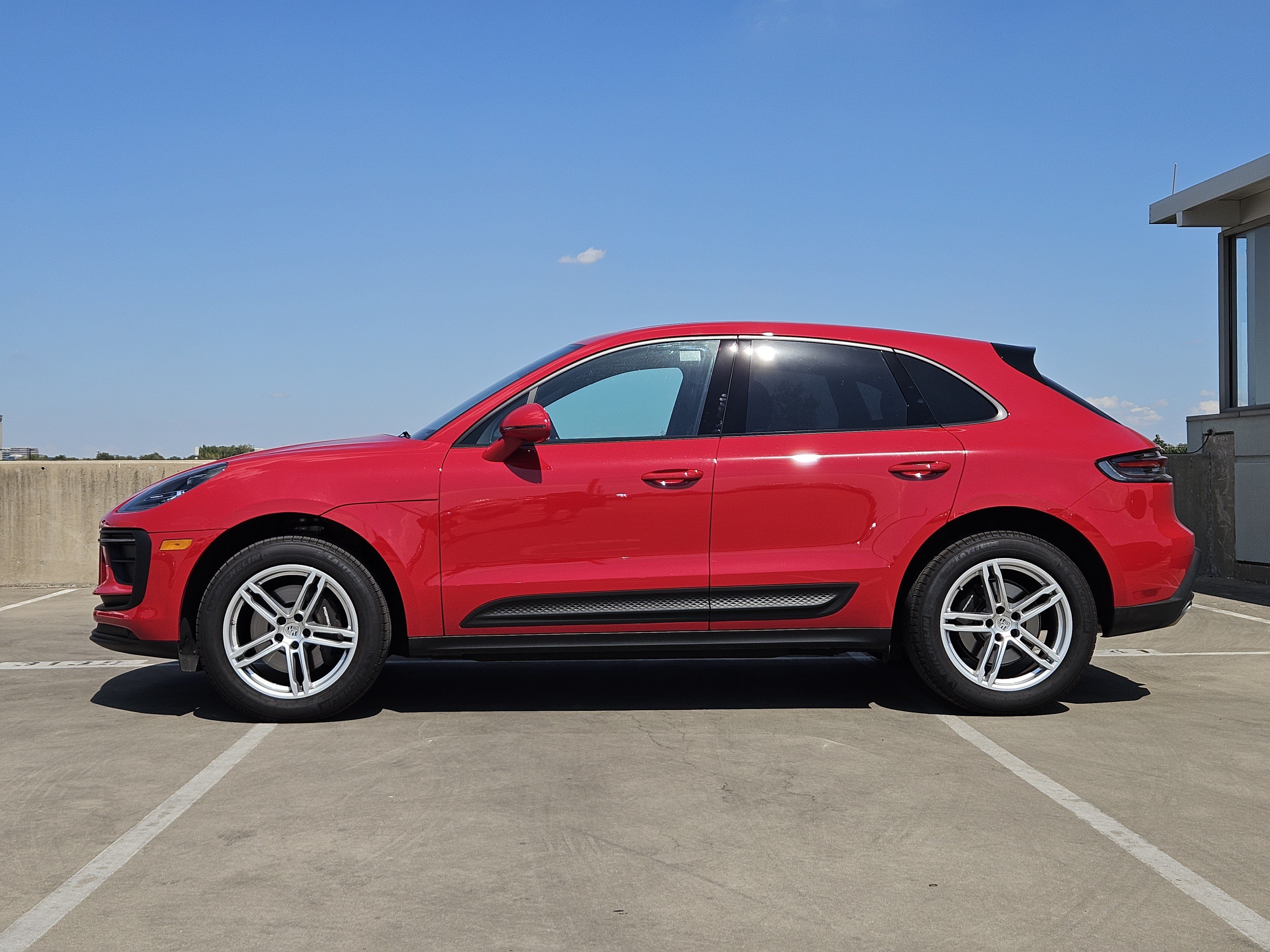 Certified 2026 Porsche Macan AWD/4WD image 2