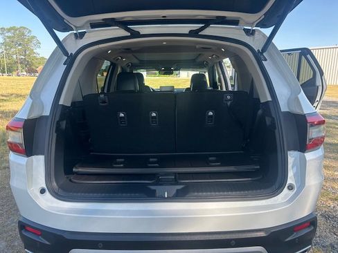 Used 2024 Honda Pilot Touring image 8