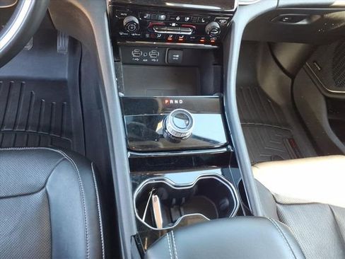 Used 2022 Jeep Grand Cherokee Limited w/ Luxury Tech Group II image 18