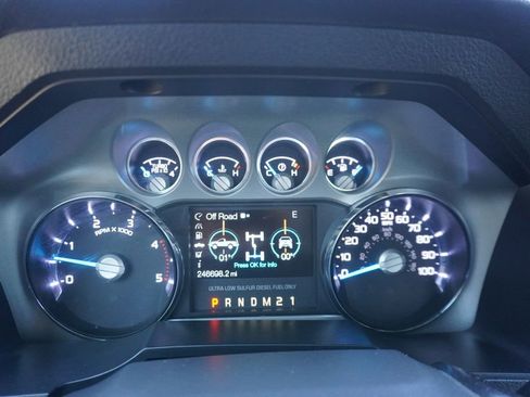 Used 2015 Ford F250 Lariat w/ Lariat Interior Package AWD/4WD image 11