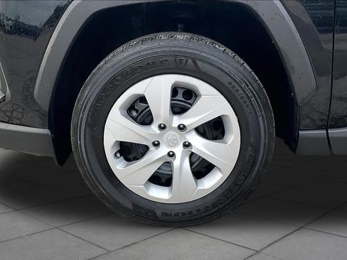 Used 2025 Toyota RAV4 LE AWD/4WD image 11