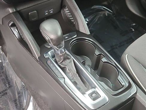 Used 2024 Chevrolet TrailBlazer LT w/ LT Cold Weather Package FWD image 17