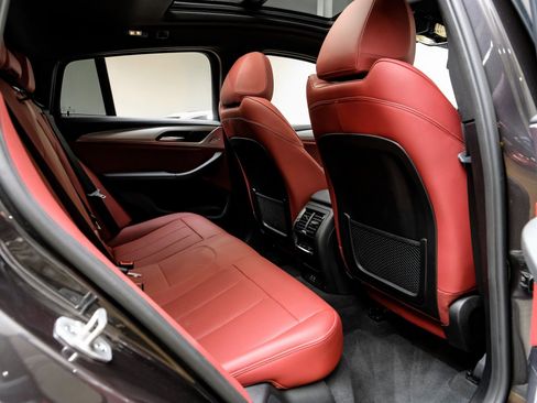 Used 2025 BMW X4 xDrive30i w/ Premium Package image 38