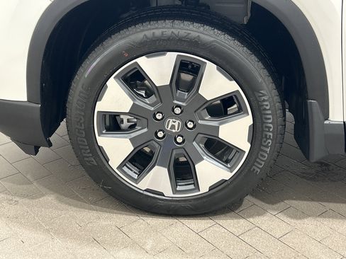 Used 2026 Honda Pilot Elite image 32