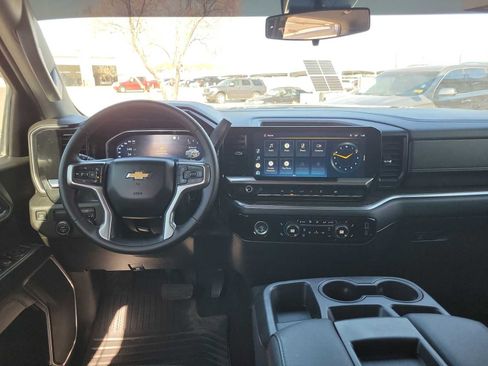 Used 2022 Chevrolet Silverado 1500 LT image 10