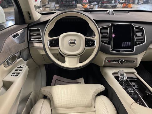 Certified 2024 Volvo XC90 T8 Ultimate AWD/4WD image 17