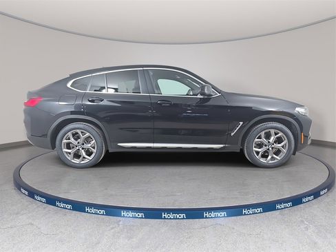 Certified 2025 BMW X4 xDrive30i image 5
