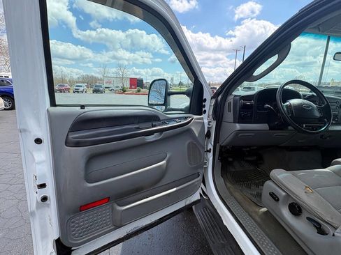 Used 2005 Ford F250 4x4 SuperCab Super Duty image 9
