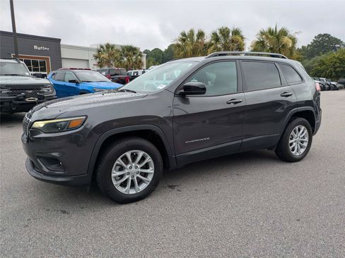 Certified 2022 Jeep Cherokee Latitude Lux AWD/4WD image 3