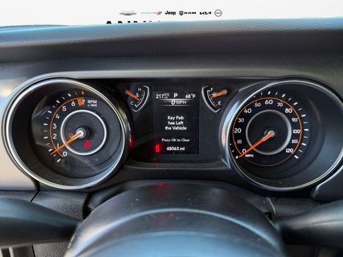 Used 2022 Jeep Gladiator Willys image 25
