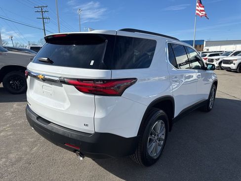 Used 2022 Chevrolet Traverse LT image 5