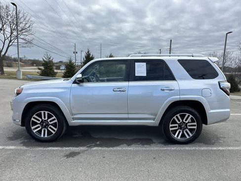 Used 2019 Toyota 4Runner Limited AWD/4WD image 2