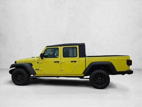 Used 2023 Jeep Gladiator Sport AWD/4WD image 7