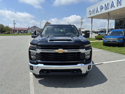 Used 2024 Chevrolet Silverado 2500 LT w/ All Star Edition AWD/4WD image 2
