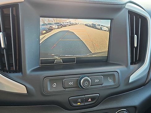 Used 2022 GMC Terrain SLE w/ Driver Convenience Package image 18