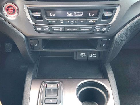 Used 2022 Honda Pilot Sport image 18