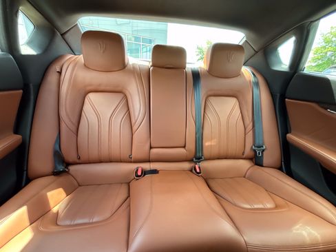 Used 2023 Maserati Quattroporte GT RWD image 36