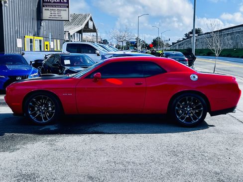 Used 2020 Dodge Challenger R/T image 7
