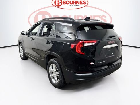 Used 2022 GMC Terrain SLE w/ Driver Convenience Package AWD/4WD image 9