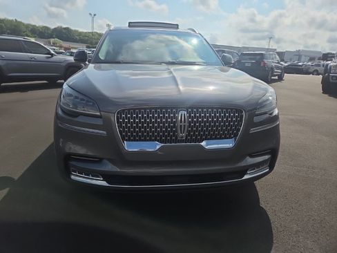 Used 2021 Lincoln Aviator Reserve w/ Equipment Group 201A RWD image 2