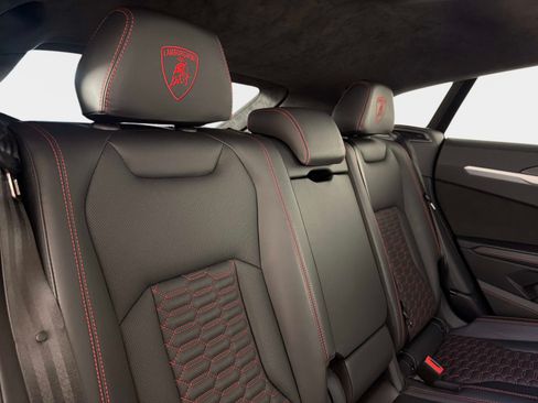 Used 2020 Lamborghini Urus AWD/4WD image 30