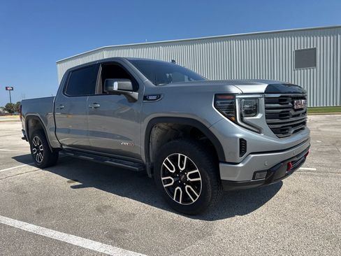 Used 2026 GMC Sierra 1500 AT4 w/ AT4 Premium Package AWD/4WD image 8