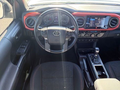 Used 2016 Toyota Tacoma SR5 image 15