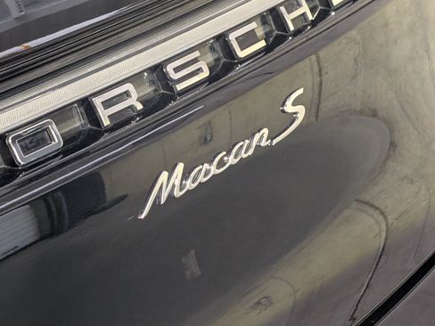 Certified 2025 Porsche Macan S AWD/4WD image 58