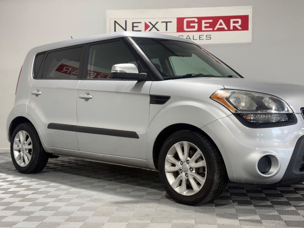 Used 2013 Kia Soul + FWD image 2