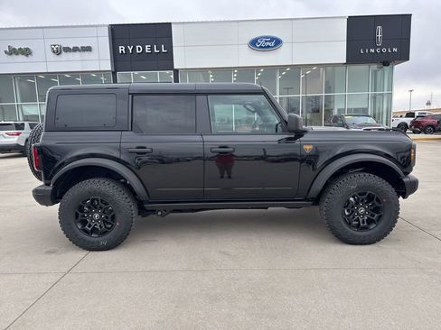 New 2026 Ford Bronco Badlands image 2