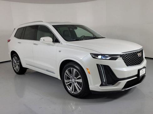 Certified 2023 Cadillac XT6 Premium Luxury image 1