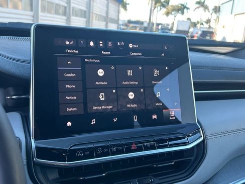 Used 2024 Jeep Compass Limited image 12