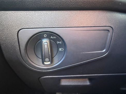 Used 2020 Volkswagen Tiguan SE w/ Panoramic Sunroof Package AWD/4WD image 26