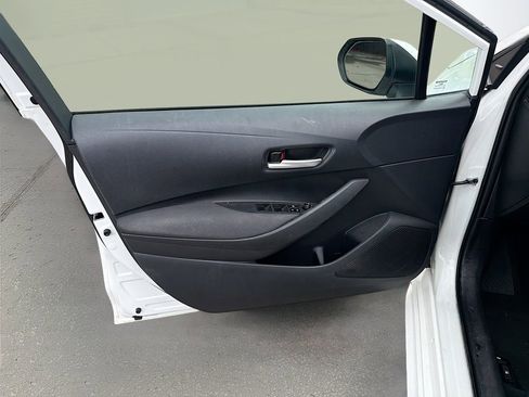 Used 2020 Toyota Corolla LE FWD image 20