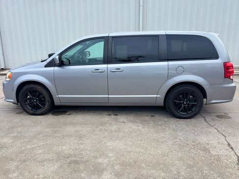 Used 2020 Dodge Grand Caravan GT image 2