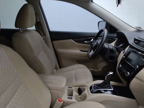 Used 2018 Nissan Rogue SV image 21