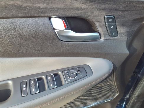 Used 2020 Hyundai Santa Fe Limited image 9